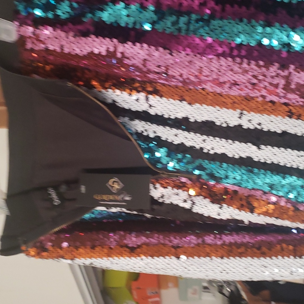 Multi Color sequin skirt - Picture 3 of 3